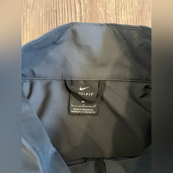 Nike dri fit  LARGE - Picture 3 of 5